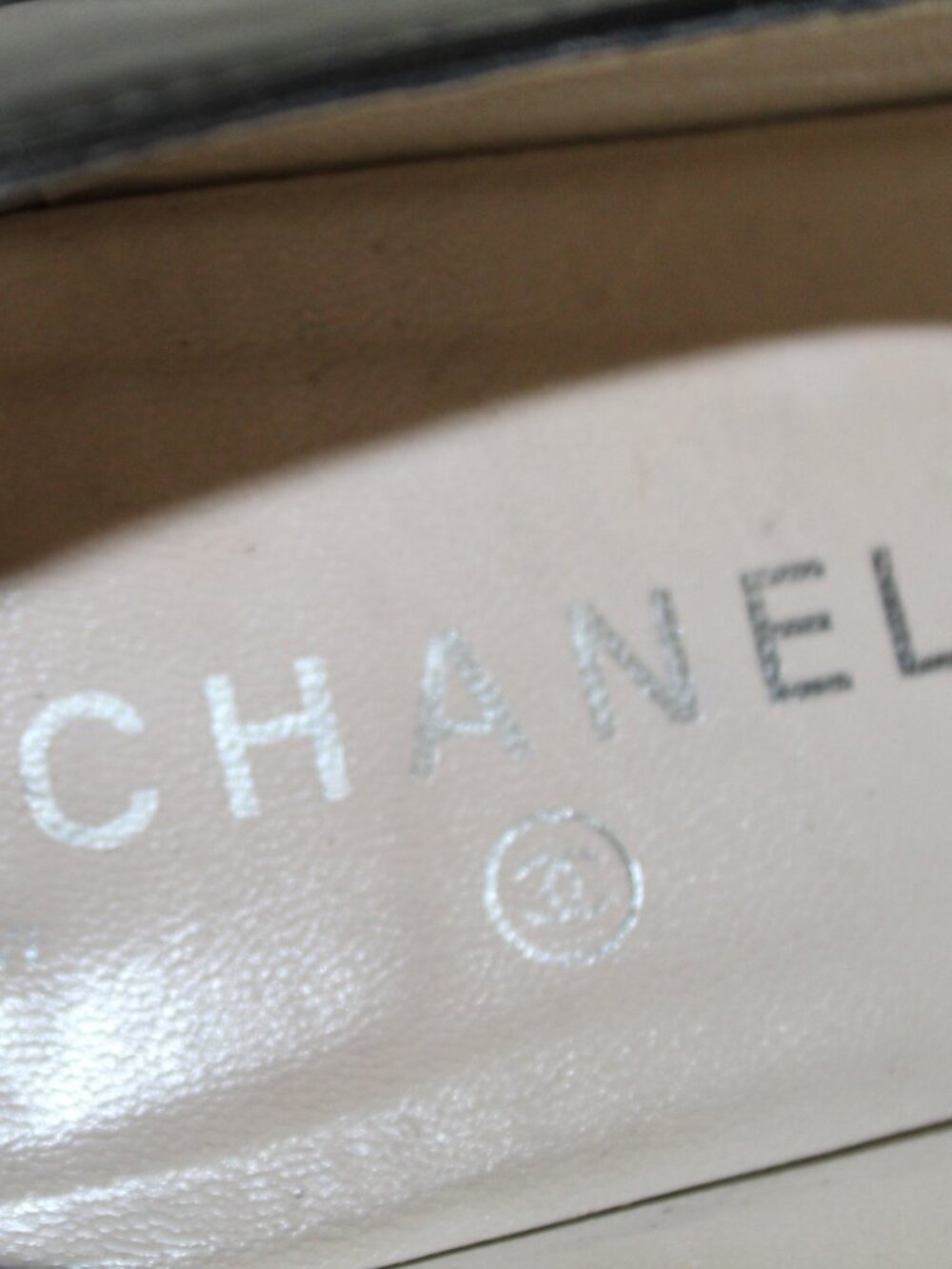 Chanel Vintage Square Toe Loafers Fringe Accent CC Toe Cap Block Heel 40.5 10.5 - Picture 8 of 13
